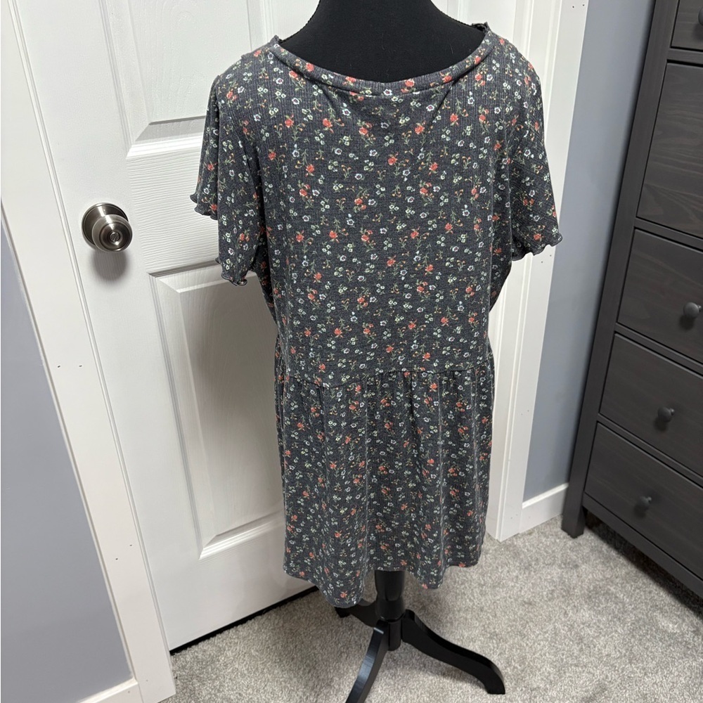 Torrid Tee - Picture 3 of 7